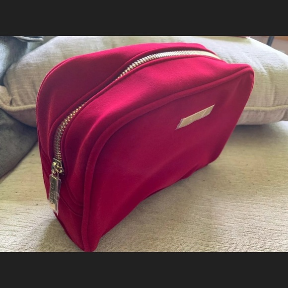 Gucci Velvet Cosmetics Bag - Picture 3 of 4